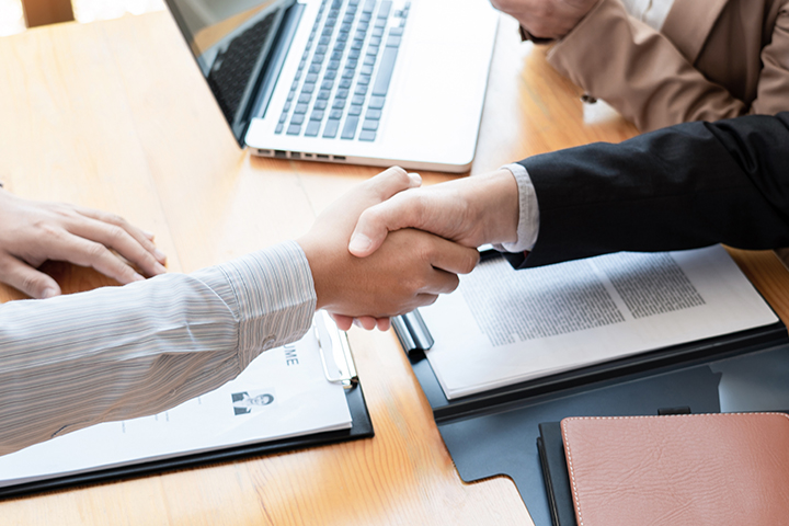 必要な局面で貴社の一員となり商談等の現場で営業活動も伴走